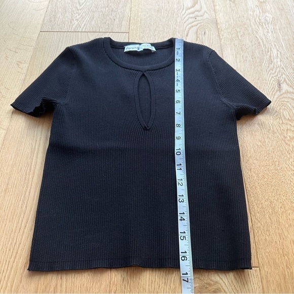 NWOT Bershka ribbed black crop top with key hole  - M - Picture 11 of 14